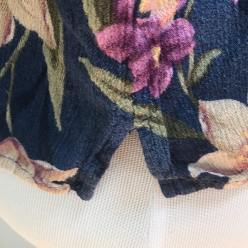 🎉3/$20 True 90s Vintage Tropical Floral Print Crop Top - Picture 5 of 8